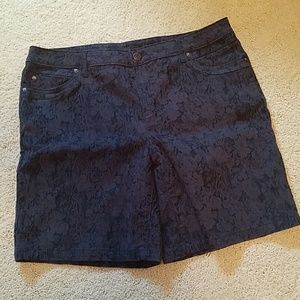 Vera Wang NWOT Brocade-Look Shorts